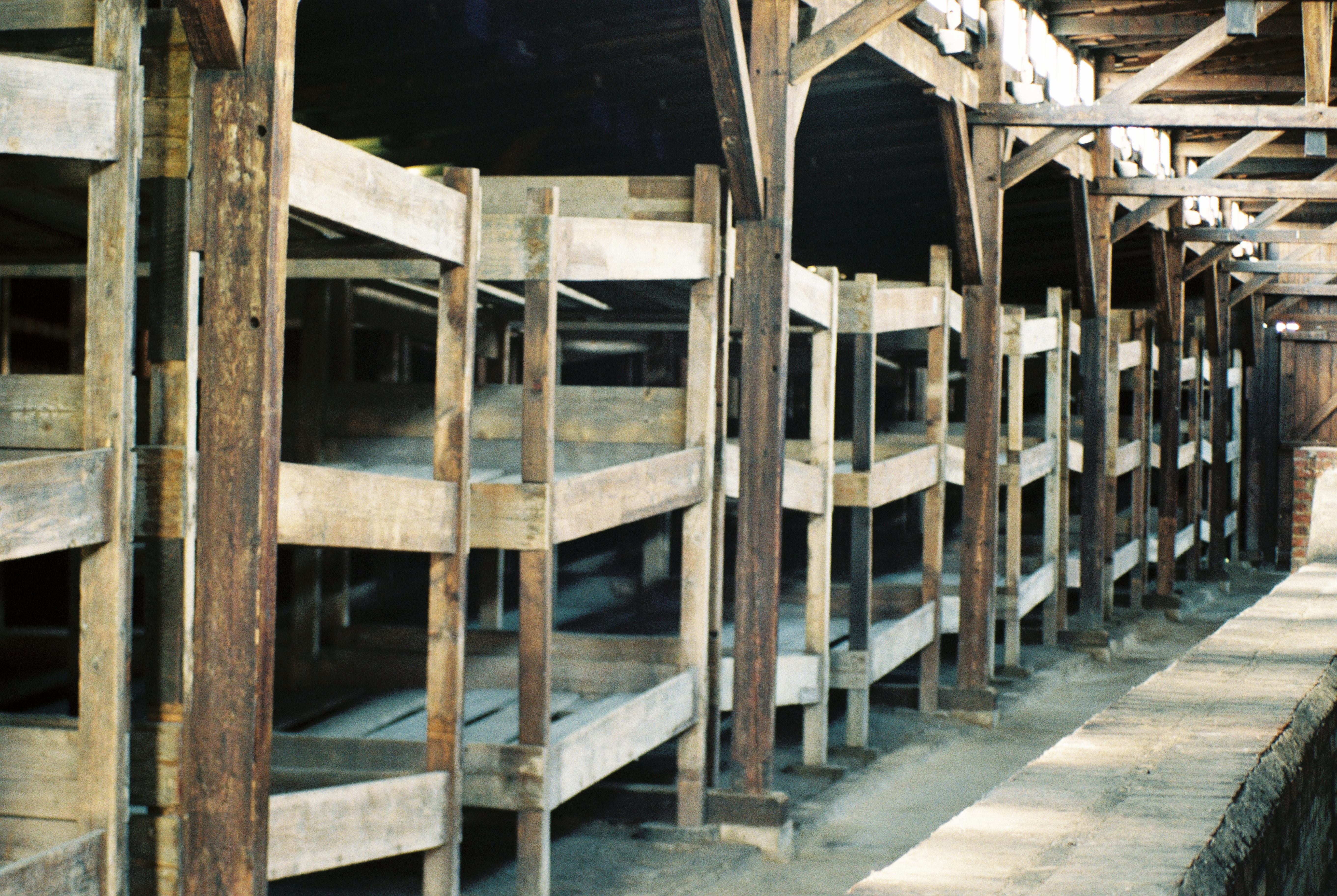 Beds of the prisoners in the barracks of Auschwitz Birkenau, Betten der HÃ¤ftlinge in den Baracken von Auschwitz Birkenau